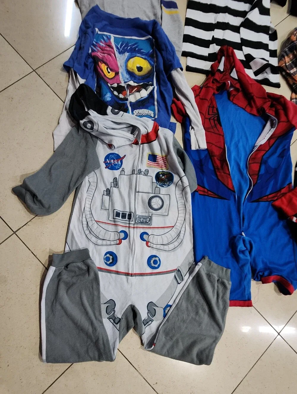 Kids Child Boys Clothes 10 Years Lot of 10 Items Nasa Sonic Spider-man